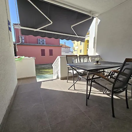 Apartamento Pavic Sukošan