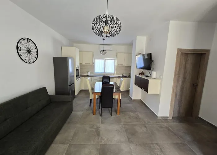 Pavic Apartment *
