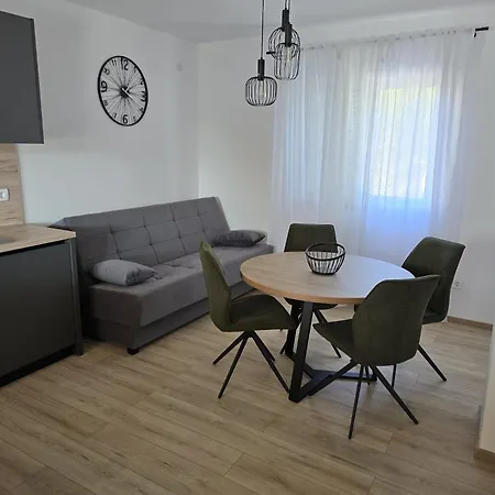 Pavic Apartment *