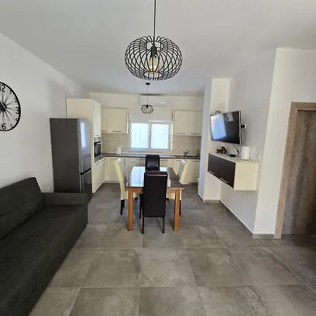 Pavic Apartment *